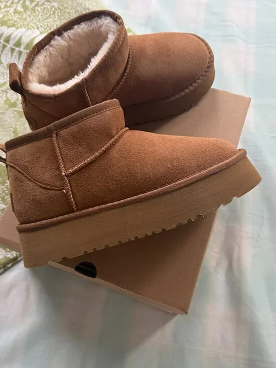 UGG Warm Low-Top Snow Boots - Picture 6 of 6